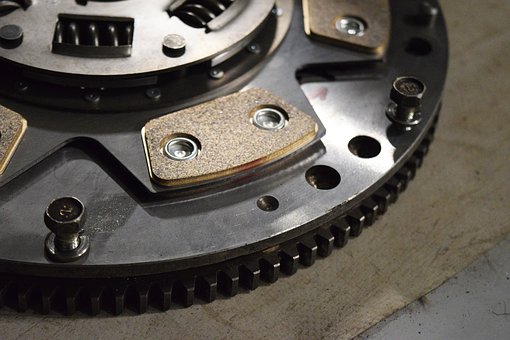 Flywheel Clutch – Do They Need To Be Replaced At The Same Time